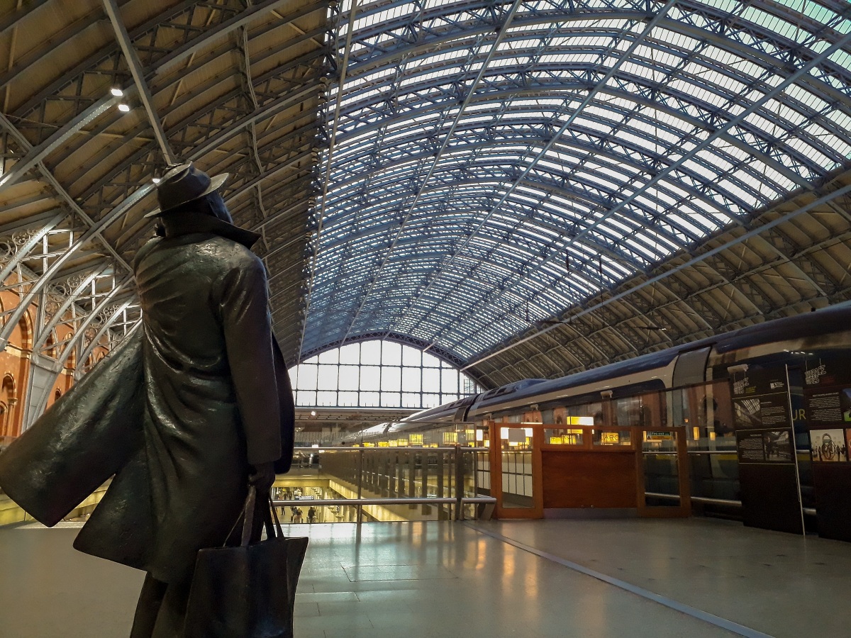Tribute to the man who saved St Pancras station | The Sir John Betjeman statue